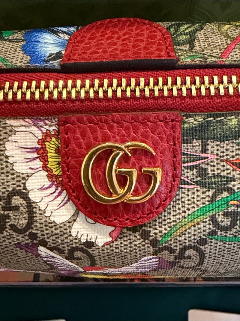 GUCCI | ✨LIKE NEW✨ Soft GG Supreme Monogram Flora Ophidia Cosmetic Case - Picture 3 of 9